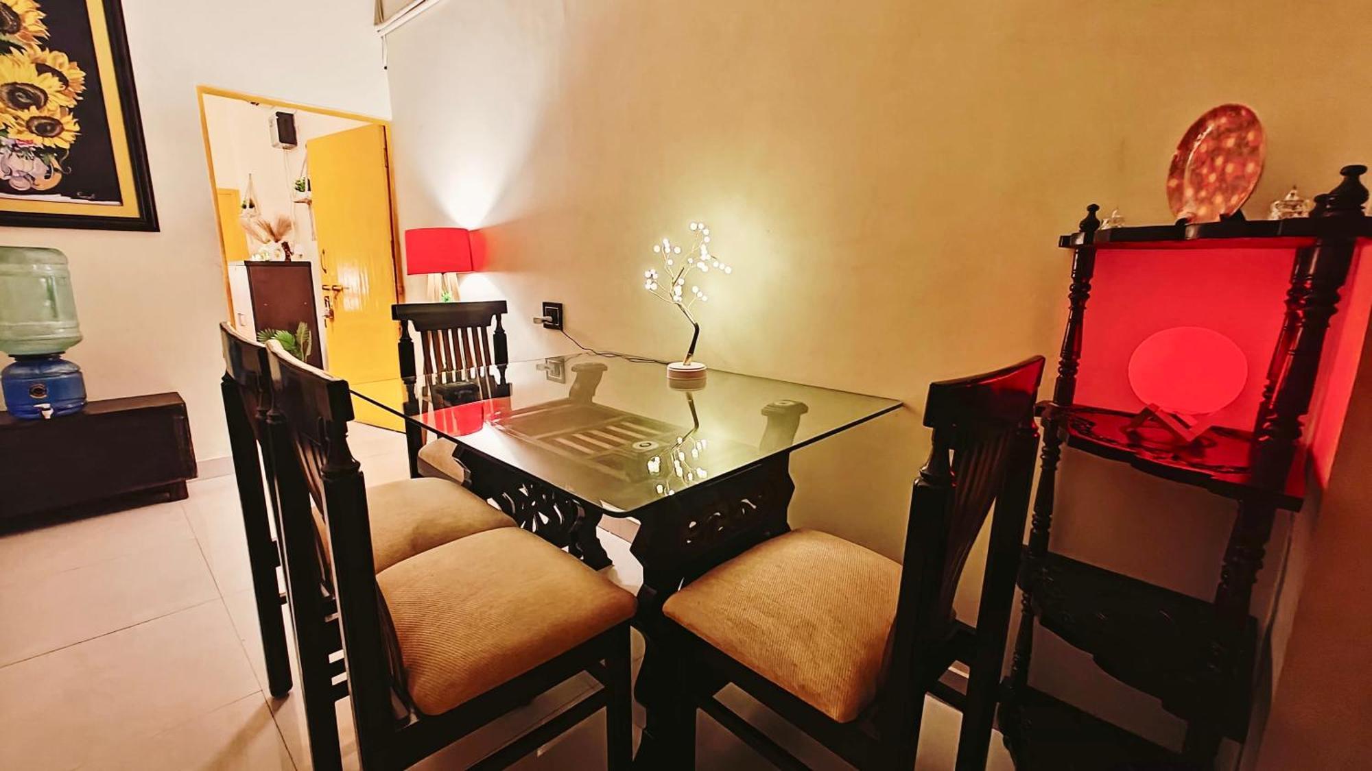 The Yellow House - Couple'S Getaway In Gomti Nagar- 1 Bhk Lucknow Zewnętrze zdjęcie